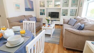 Cottage | Living area