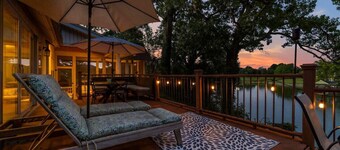 Lakefront Getaway on Boone Lake – Sleeps 8+ • Hot Tub • Dock • Fire Pit • Kayaks