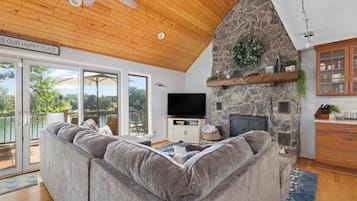 Smart TV, fireplace, DVD player, books