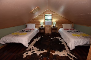 2 bedrooms, WiFi (free), bed sheets