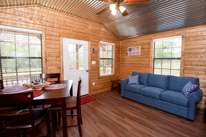 Dining - Freedom River Cabin (Utopia)