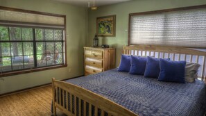 3 camere, una scrivania, accesso a Internet, lenzuola