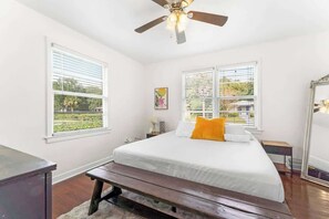 2 bedrooms, desk, iron/ironing board, free WiFi