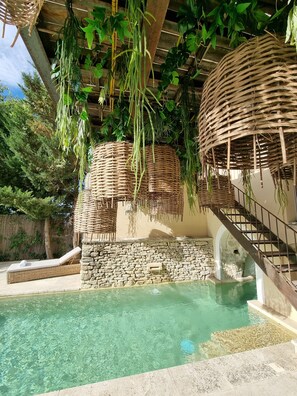Piscine extérieure, piscine chauffée