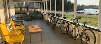 Bridgeside  Inn on peaceful Vinalhaven Island, Maine