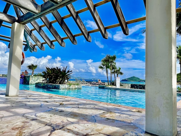 Piscine extérieure, piscine chauffée