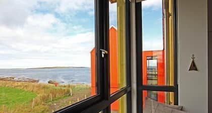 A john o'groat that sleeps 2 guests in 1 bedroom