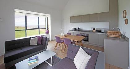 A john o'groat that sleeps 2 guests in 1 bedroom