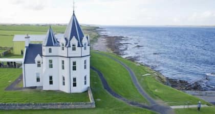 A john o'groat that sleeps 2 guests in 1 bedroom