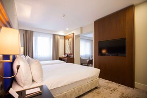 Family Suite, Balcony, Pool View (1 Kingbed, 1 Single Bed) | Soundproofing, free WiFi, bed sheets - Ramada Plaza By Wyndham Istanbul Sultanahmet (Istanbul)