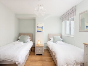 4 bedrooms, free WiFi, bed sheets