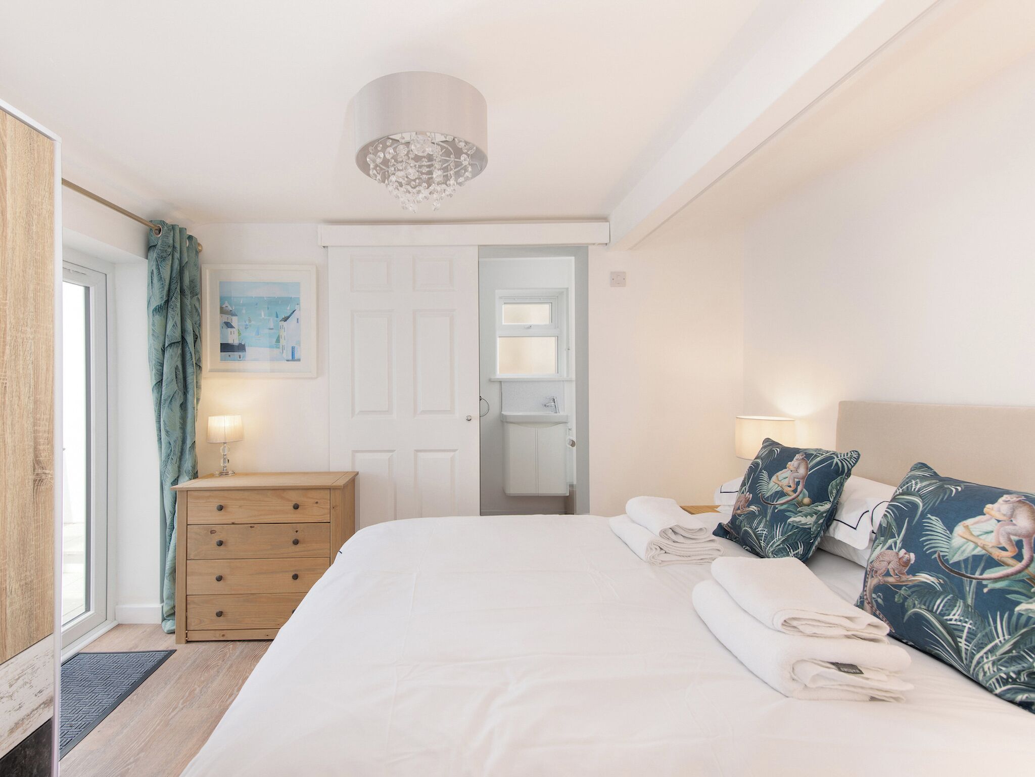 4 bedrooms, free WiFi, bed sheets