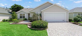 Close to Pelican Heron Golf Course and only  7 minutes to Lake Sumter Landing
