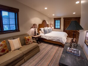 5 Schlafzimmer, Schreibtisch, WLAN, Bettwäsche