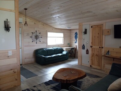 Hot Tub, Winter rates, Lake View Cottage, Dog Friendly, Lake Access