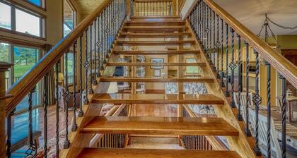 Exceptional Luxury Home With Stunning Views!