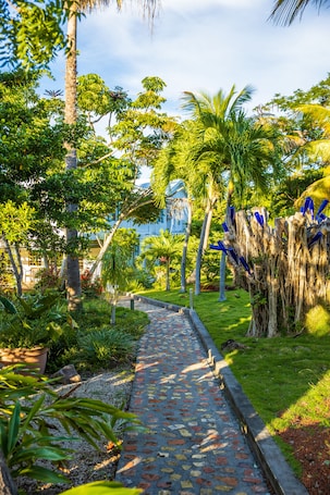 Exterior. Quill Gardens Boutique Hotel
