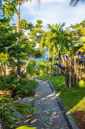  Quill Gardens Boutique Hotel