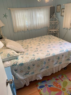 2 bedrooms, free WiFi - Dog-friendly Vintage Dewey Beach Cottage - just 110 steps from beach! (Dewey Beach)