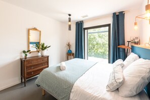 4 chambres, fer et planche à repasser, lit parapluie, Wi-Fi gratuit