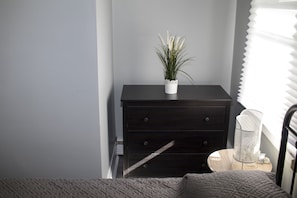 1 Schlafzimmer, Reisekinderbett, kostenloses WLAN, Bettwäsche