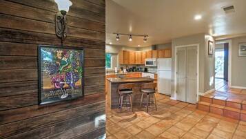 KylskÄp, mikrovÄgsugn, ugn och spishÀll