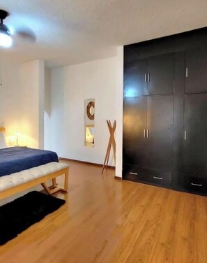 1 bedroom, desk, iron/ironing board, free WiFi