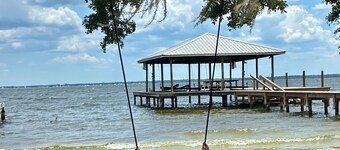 Bella’s bungalows on Lake June in Winter 
