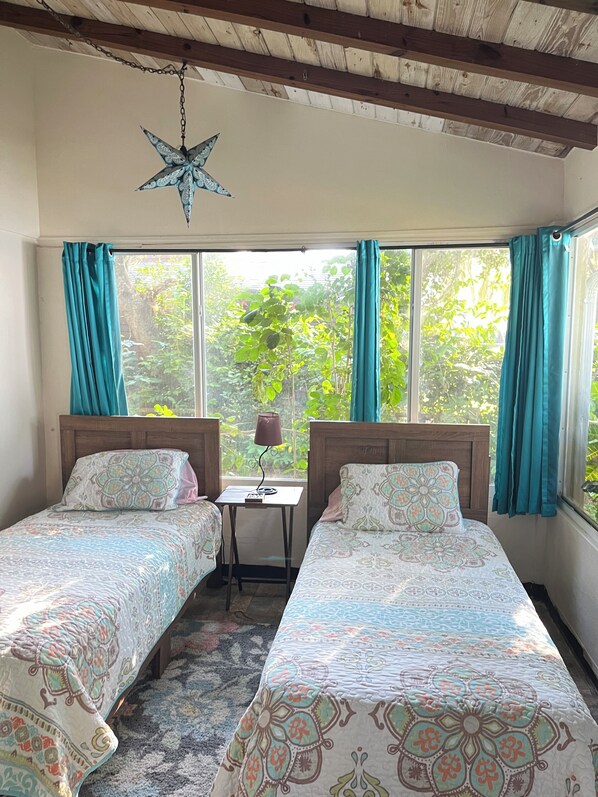 2 chambres, bureau, fer et planche à repasser, Wi-Fi gratuit