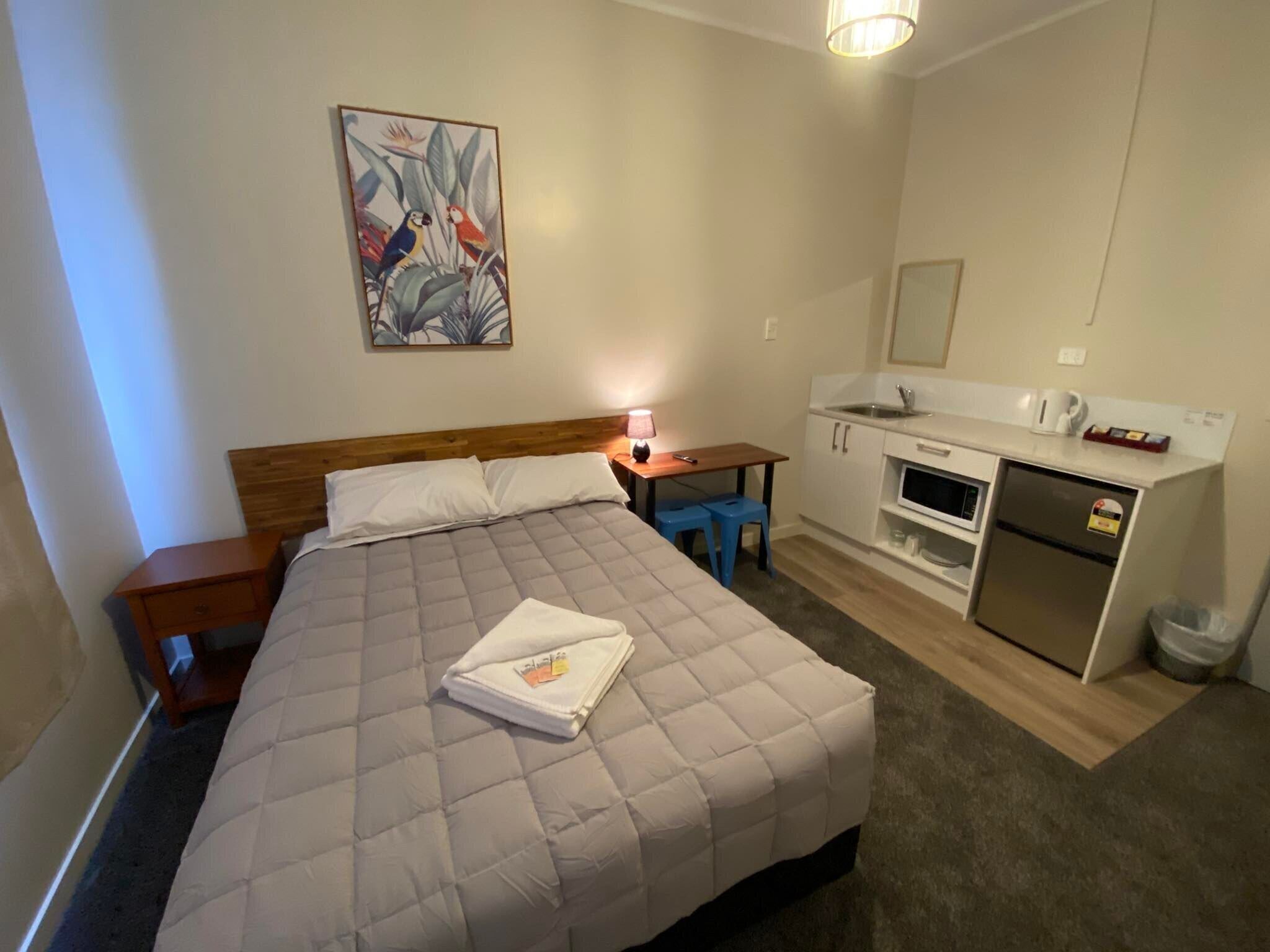 Free WiFi, bed sheets