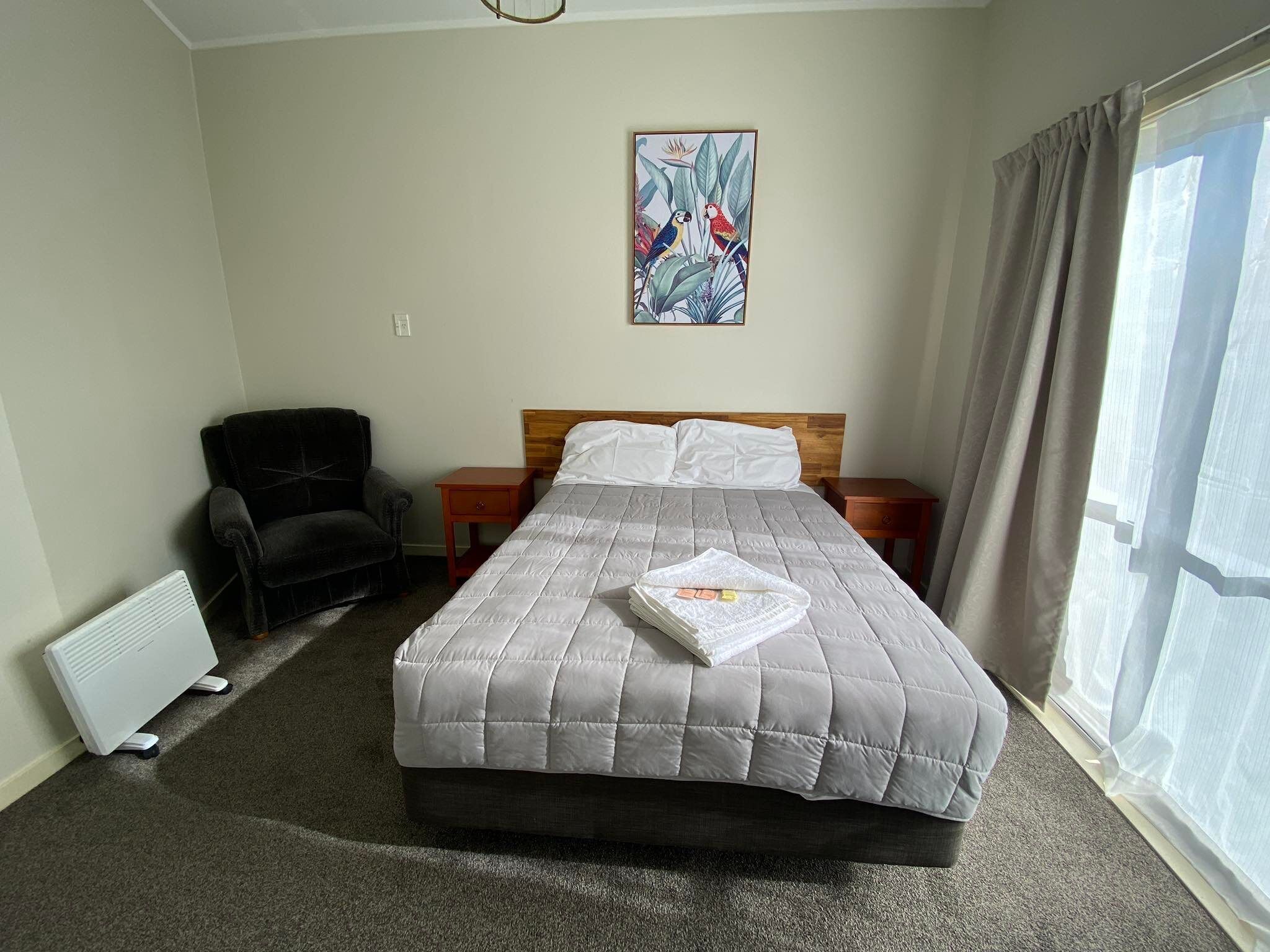 Photo - Airport Westney Lodge