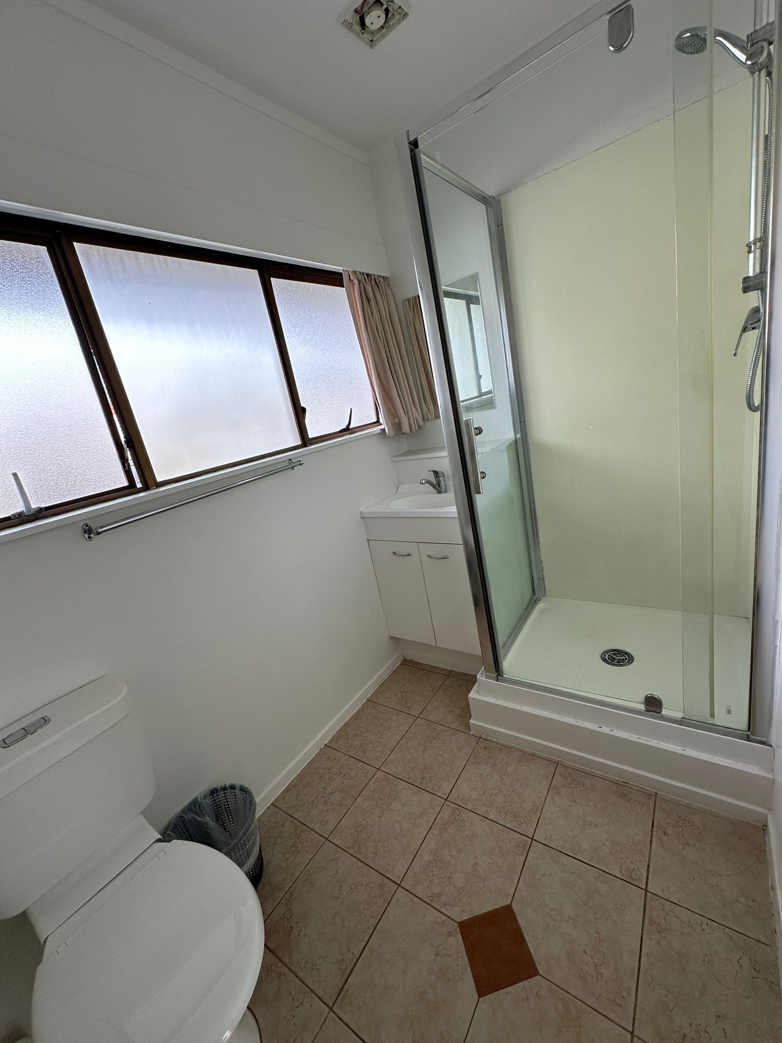 Photo - Airport Westney Lodge