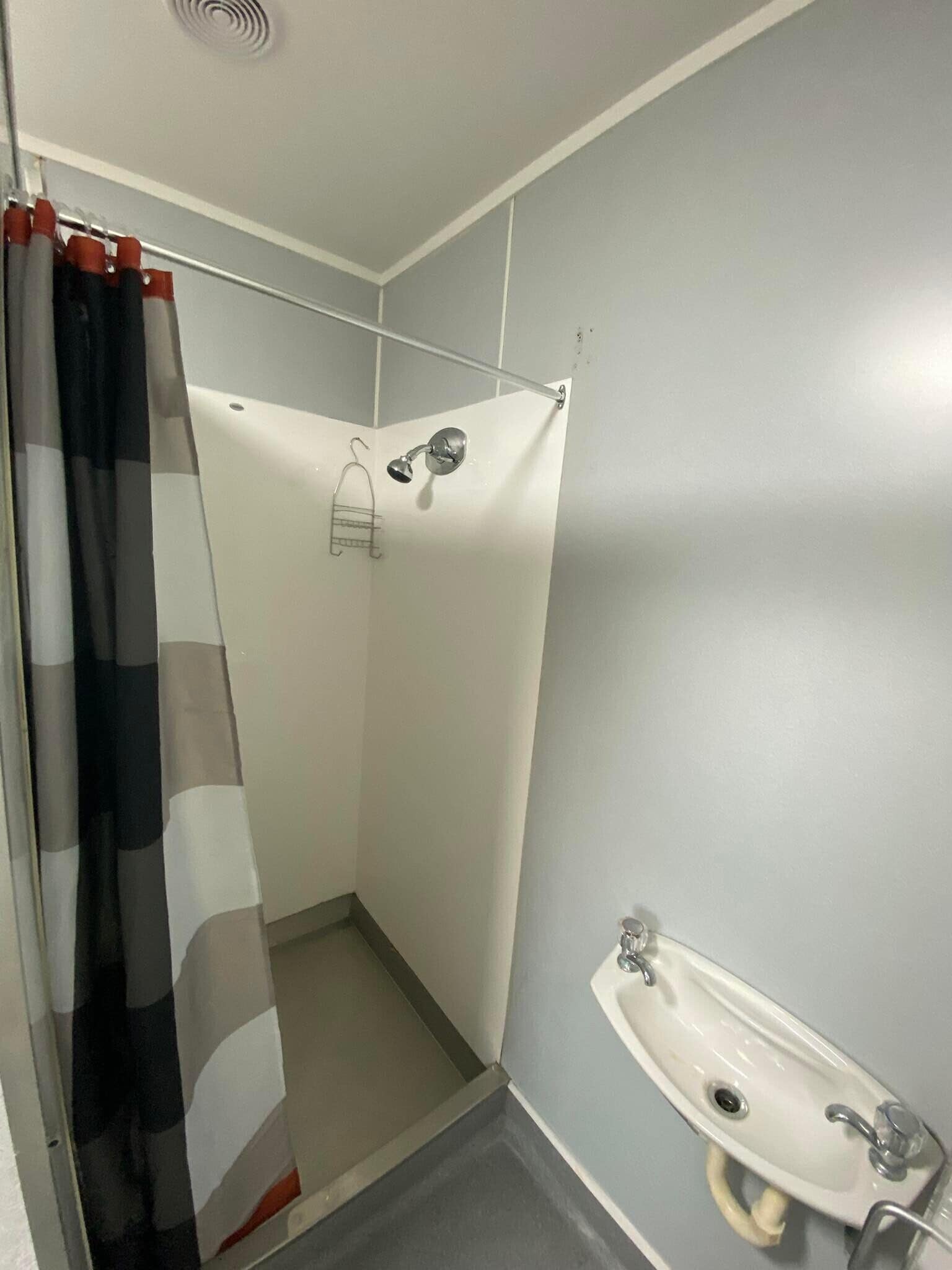 Photo - Airport Westney Lodge