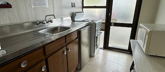 Airport Westney Lodge
