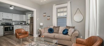 Dayton Street Sports Haven - 3 Bed 2 Bath Sleeps 8