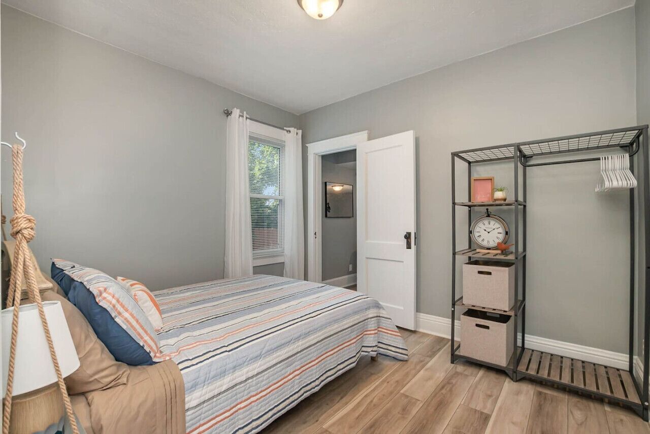 3 Schlafzimmer, Schreibtisch, Bügeleisen/Bügelbrett, Reisekinderbett