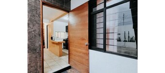 Luxurious Two Bedroom Apartment Near Zocalo!