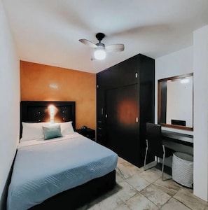 2 bedrooms, desk, iron/ironing board, WiFi