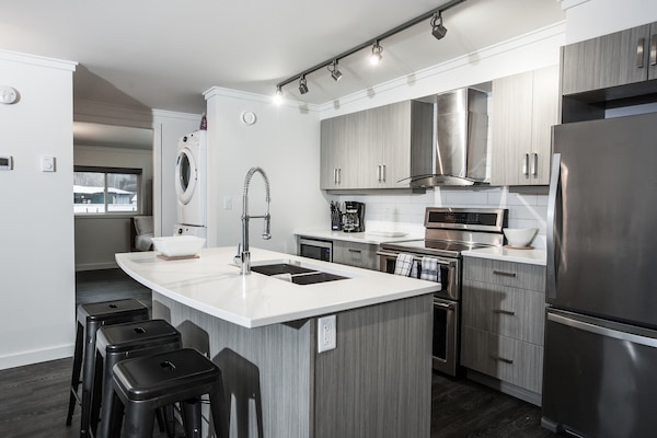 Condo | Private kitchen | Full-size fridge, microwave, oven, stovetop