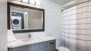 Condo | Bathroom | Hair dryer, towels, shampoo
