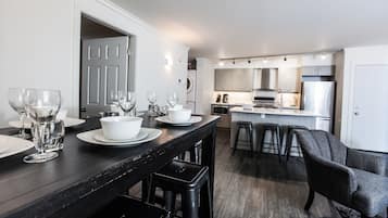 Condo | Ruang makan