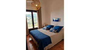 5 dormitorios, caja fuerte, tabla de planchar con plancha