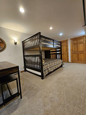 1 bedroom, free WiFi, bed sheets
