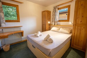 3 bedrooms, WiFi, bed sheets