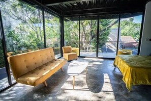 4 habitaciones, decoración personalizada, wifi gratis y ropa de cama 