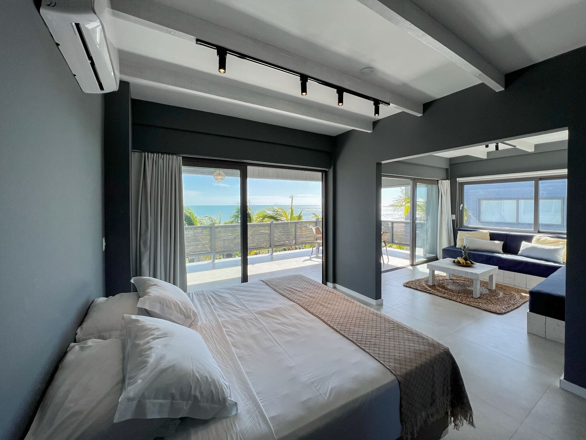 Sea Flat | Minibar, individually furnished, free cots/infant beds, free WiFi