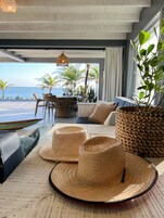 Minibar, muebles diferentes, cunas gratuitas y wifi gratis 