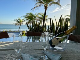 Minibar, muebles diferentes y sistema de insonorización 