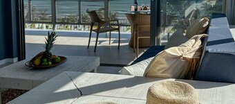 클럽 드 마르 콘도 호텔