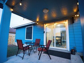 Outdoor dining - Austin - Tech Ridge Home (Pflugerville)